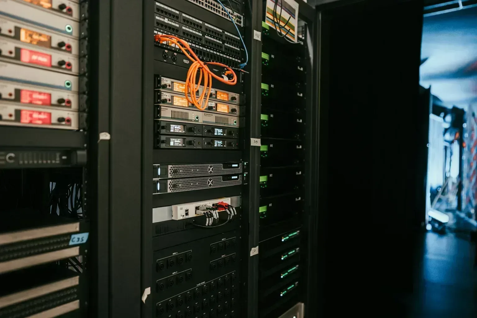 Buy, rent, deploy and retire IT — with one accountable partner — enterprise IT services from rentech